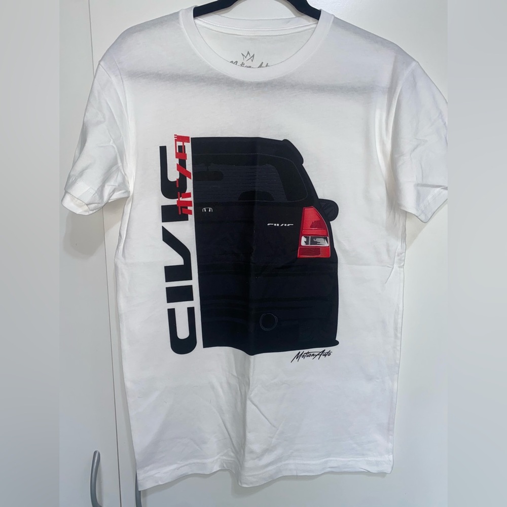 Motion Auto White Graphic T-Shirt size small new no tags